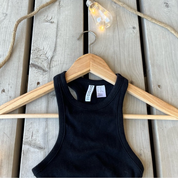 Cropped Black Tank🖤 - Picture 3 of 3